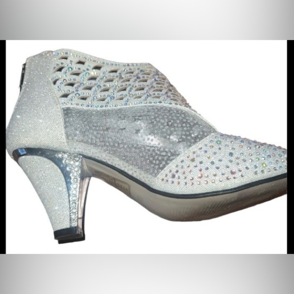 Silver Rhinestone Low Heels Booties 6.5 oversized fits size 7-7.5 - Picture 3 of 5